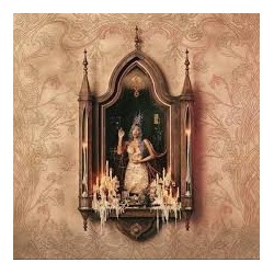 Melanie Martinez-Hades